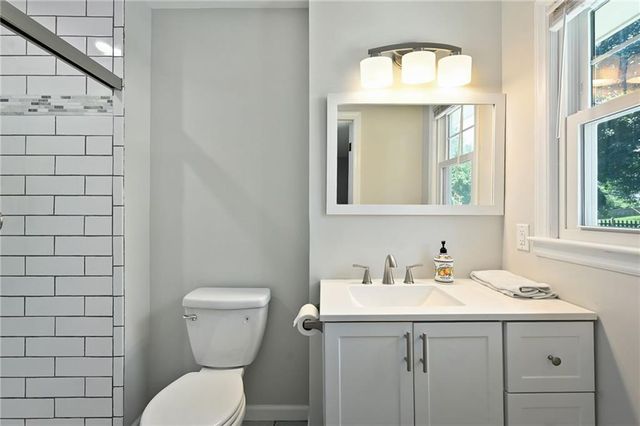 9700 Wenonga Lane, Leawood, KS 66206