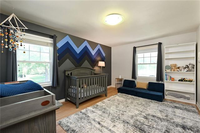9700 Wenonga Lane, Leawood, KS 66206