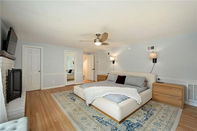 9700 Wenonga Lane, Leawood, KS 66206