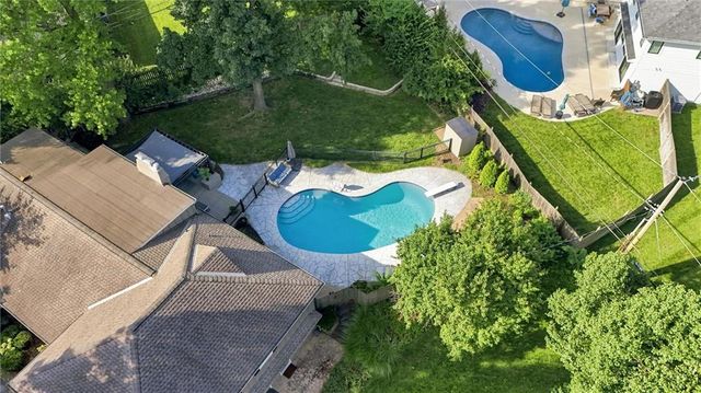 9700 Wenonga Lane, Leawood, KS 66206