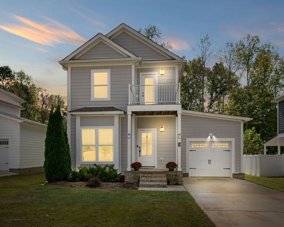 9 Sycamore Rdg, W, Burns, TN 37029