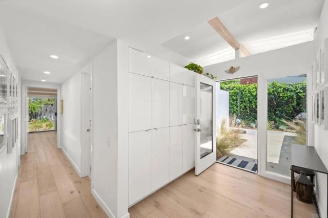 612 8th St., Del Mar, CA 92014