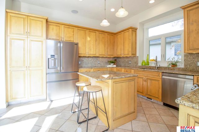 19211 Sahler Street, Omaha, NE 68022