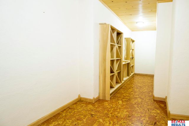 19211 Sahler Street, Omaha, NE 68022