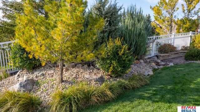 19211 Sahler Street, Omaha, NE 68022