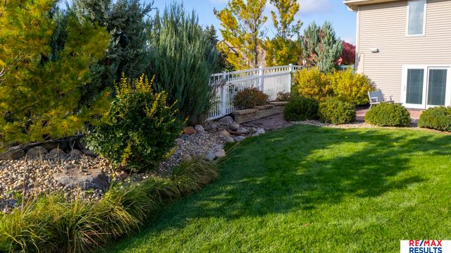 19211 Sahler Street, Omaha, NE 68022