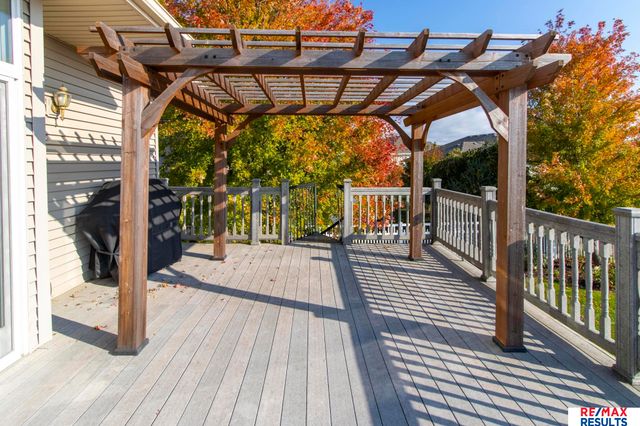 19211 Sahler Street, Omaha, NE 68022