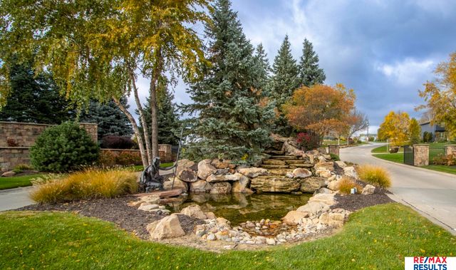 19211 Sahler Street, Omaha, NE 68022