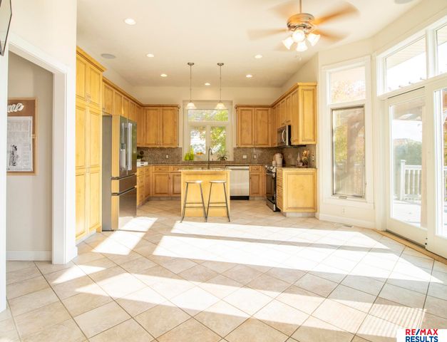 19211 Sahler Street, Omaha, NE 68022