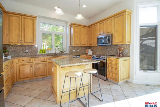 19211 Sahler Street, Omaha, NE 68022