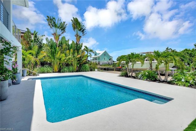 27293 Arroyal RD E, Bonita Springs, FL 34135