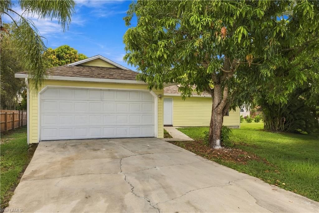 10861 St John CT, BONITA SPRINGS, FL 34135 — exterior