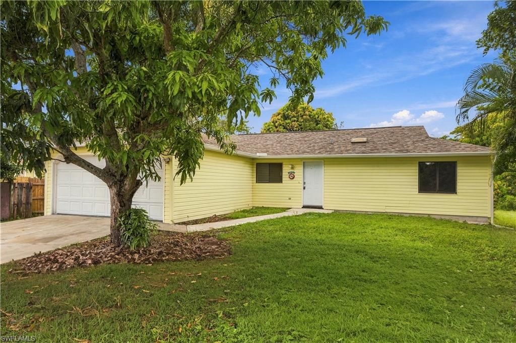 10861 St John CT, BONITA SPRINGS, FL 34135 — photo 2