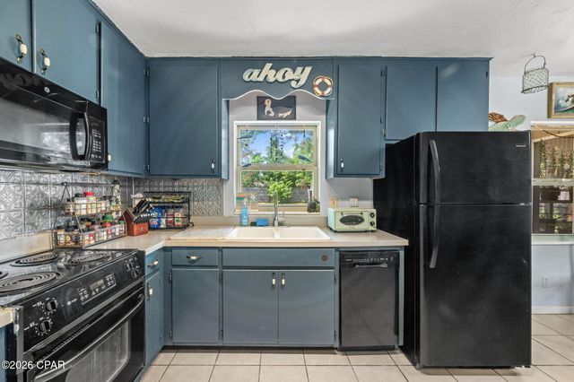 406 W 18th Plaza, Lynn Haven, FL 32444