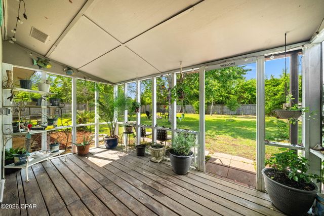 406 W 18th Plaza, Lynn Haven, FL 32444