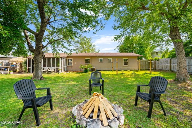 406 W 18th Plaza, Lynn Haven, FL 32444