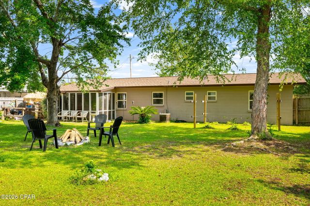 406 W 18th Plaza, Lynn Haven, FL 32444