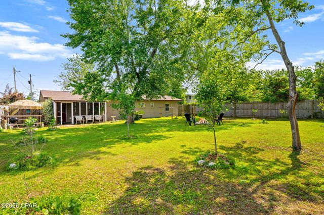 406 W 18th Plaza, Lynn Haven, FL 32444