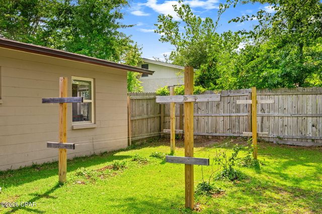 406 W 18th Plaza, Lynn Haven, FL 32444