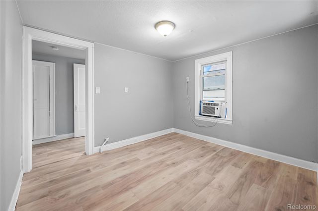 57 E Glenwood Street, Ecorse, MI 48229