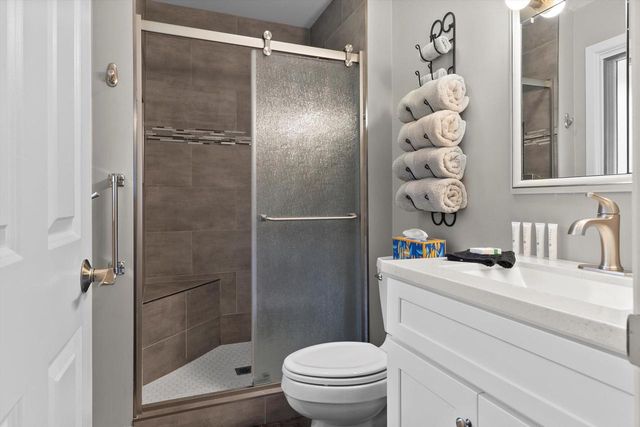 32 S Walworth AVENUE, Williams Bay, WI 53191