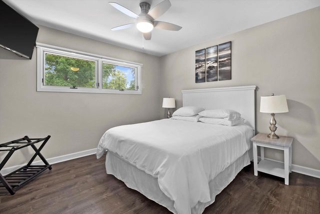 32 S Walworth AVENUE, Williams Bay, WI 53191