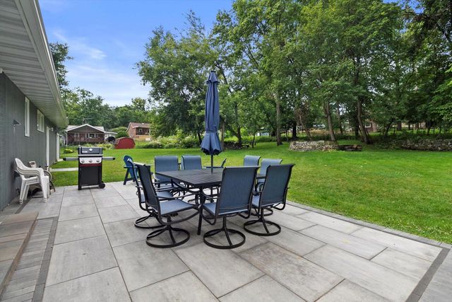 32 S Walworth AVENUE, Williams Bay, WI 53191