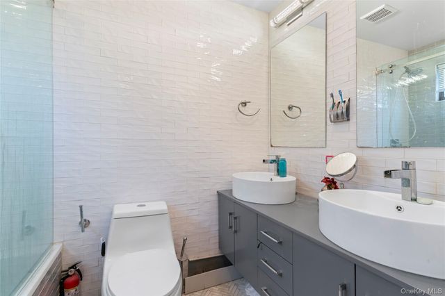 18906 122nd Avenue, Springfield Gardens, NY 11413