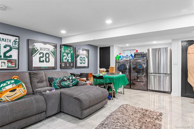 18906 122nd Avenue, Springfield Gardens, NY 11413