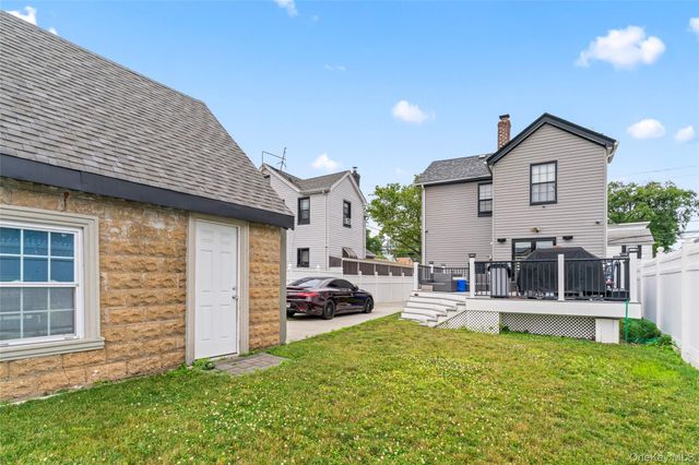 18906 122nd Avenue, Springfield Gardens, NY 11413