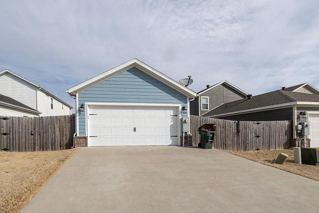 4239 W Marlowe Lane, Fayetteville, AR 72704