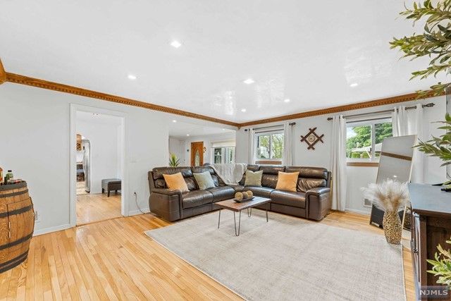 264 Paterson Avenue, Lodi, NJ 07644