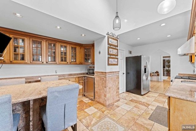 264 Paterson Avenue, Lodi, NJ 07644