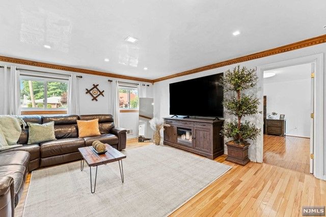 264 Paterson Avenue, Lodi, NJ 07644
