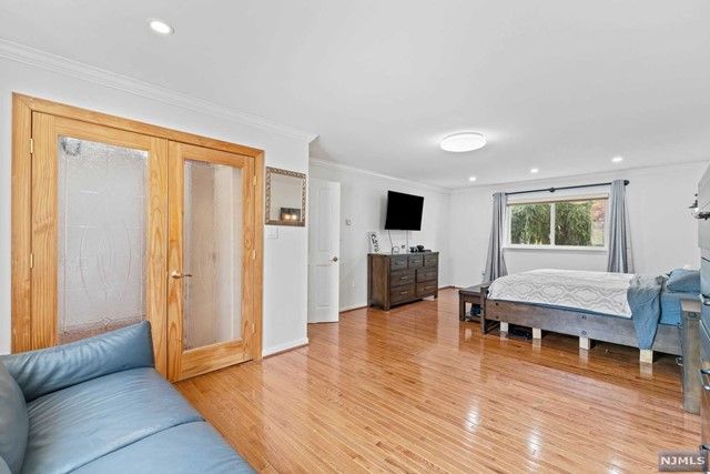 264 Paterson Avenue, Lodi, NJ 07644