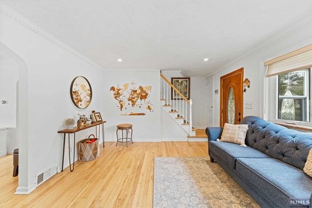 264 Paterson Avenue, Lodi, NJ 07644