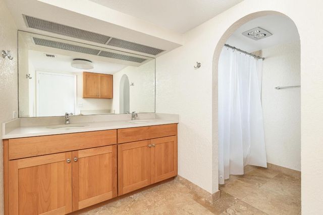 1900 Presidential Way 1-F, West Palm Beach, FL 33401