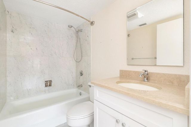 1900 Presidential Way 1-F, West Palm Beach, FL 33401