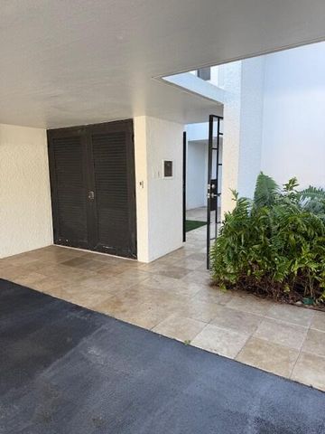 1900 Presidential Way 1-F, West Palm Beach, FL 33401