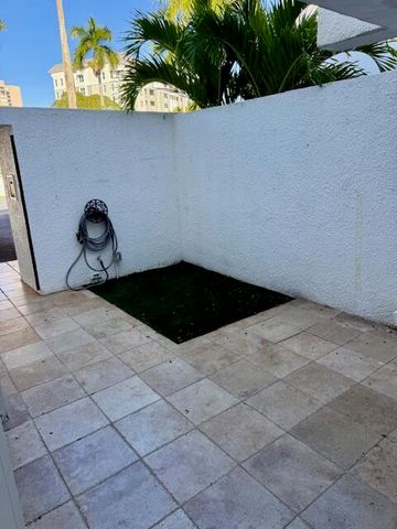 1900 Presidential Way 1-F, West Palm Beach, FL 33401