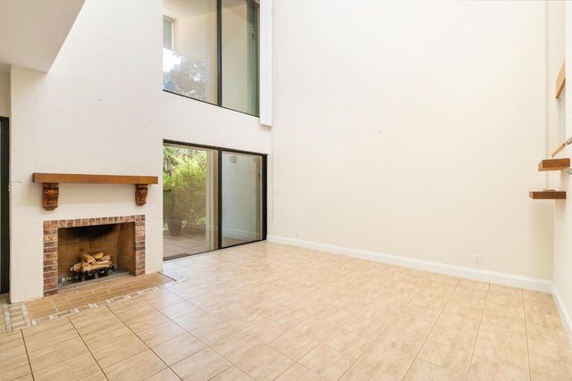 1900 Presidential Way 1-F, West Palm Beach, FL 33401