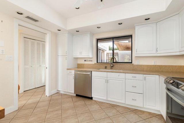 1900 Presidential Way 1-F, West Palm Beach, FL 33401