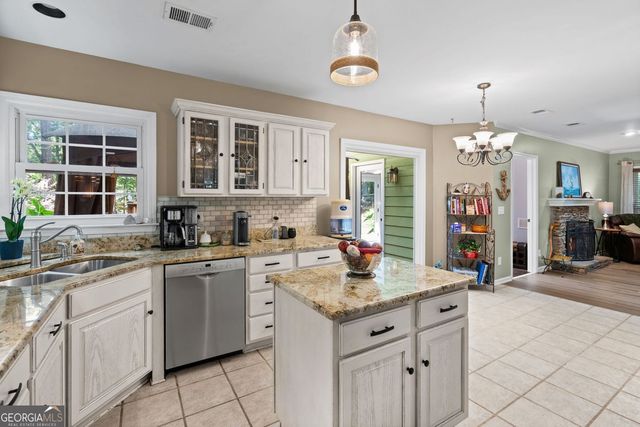 1350 Gran Forest Drive, Cumming, GA 30041