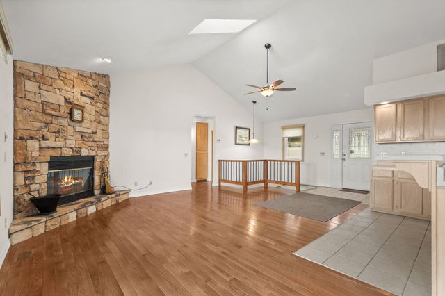 4 N Wilderness Trail, Kimberling City, MO 65686