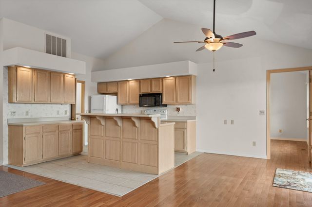 4 N Wilderness Trail, Kimberling City, MO 65686