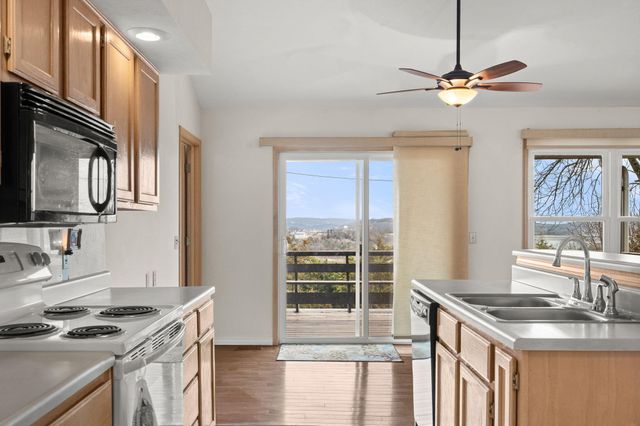 4 N Wilderness Trail, Kimberling City, MO 65686