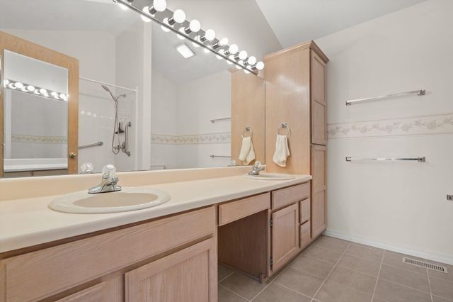 4 N Wilderness Trail, Kimberling City, MO 65686