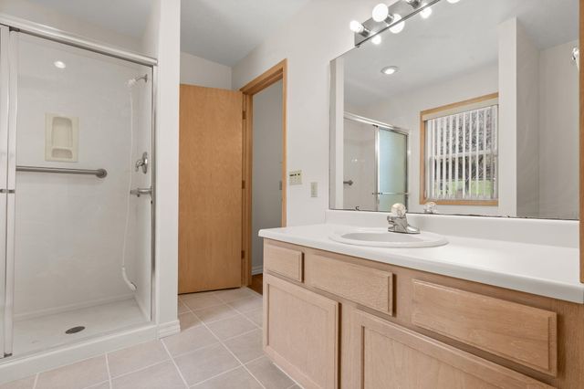 4 N Wilderness Trail, Kimberling City, MO 65686