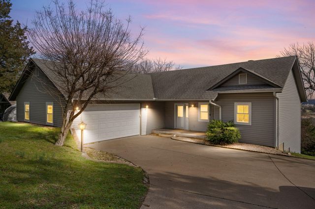 4 N Wilderness Trail, Kimberling City, MO 65686