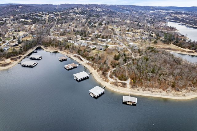 4 N Wilderness Trail, Kimberling City, MO 65686